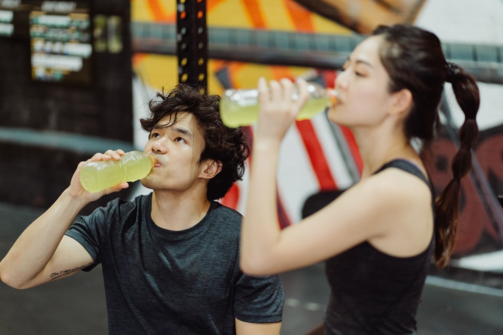 牛磺酸是能量饮料的常客(pexels)